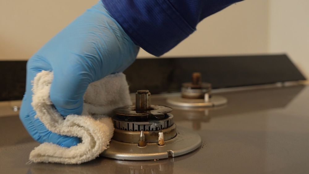 ガスコンロのお知らせサインが出る原因と対処法｜それでも火が点か